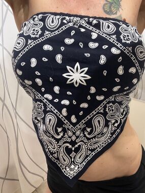 Bandana Style Cropped Tube Top Navy with White Paisley Print Small Super CUTE!